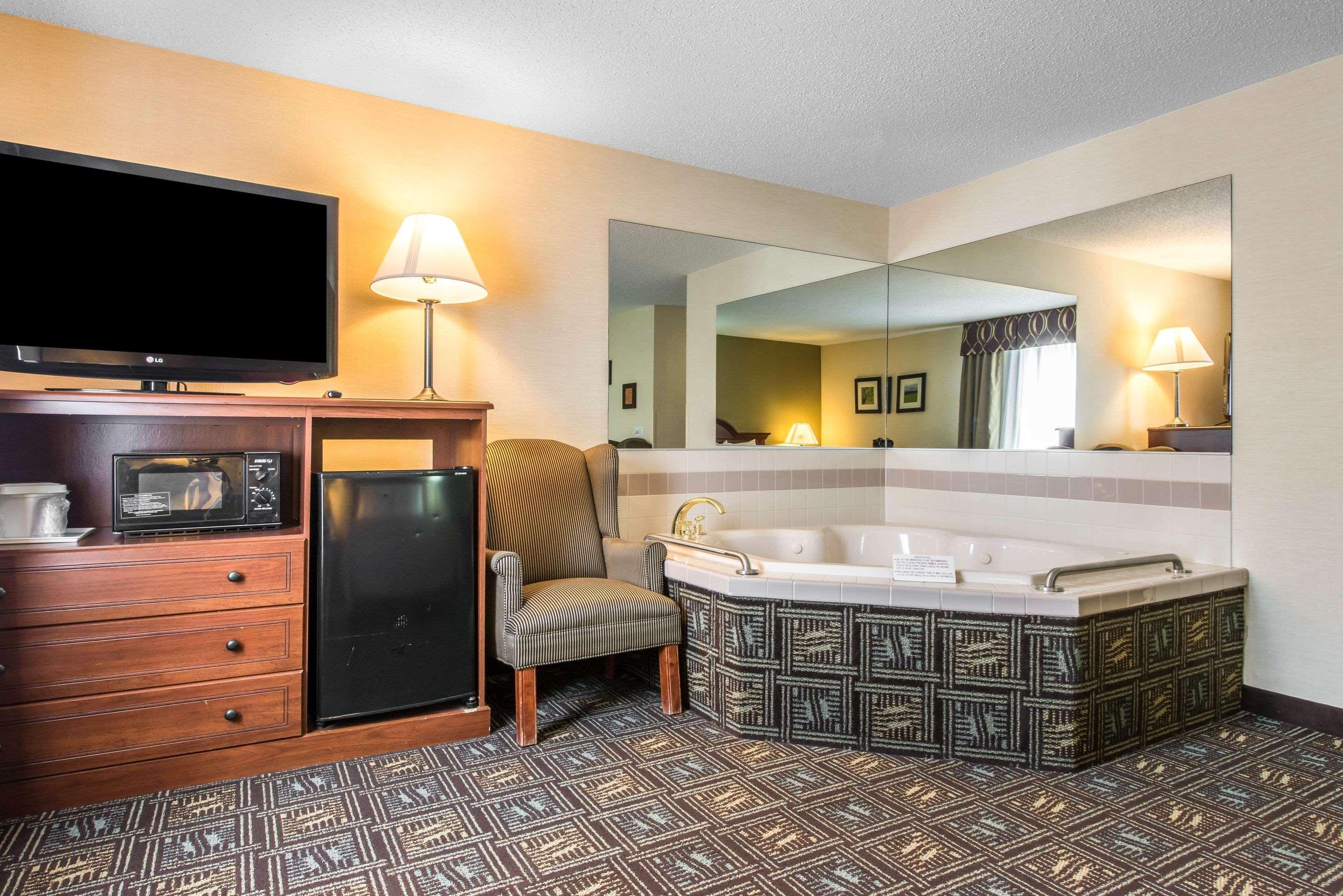 Comfort Inn Weirton Dış mekan fotoğraf